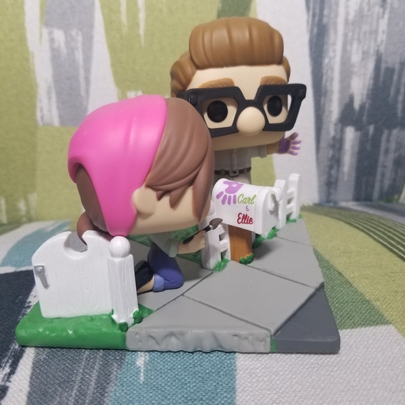 Funko Pop Disney Pixar’s UP Carl & Ellie 2020 Fall Convention Limited Edition - Picture 8 of 15